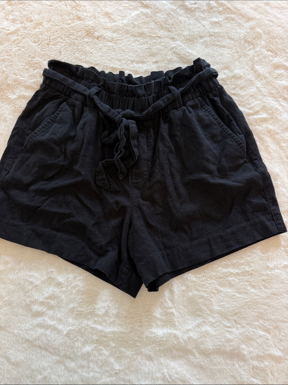 Old Navy Women’s Black Tie-Waist Linen-Blend Shorts